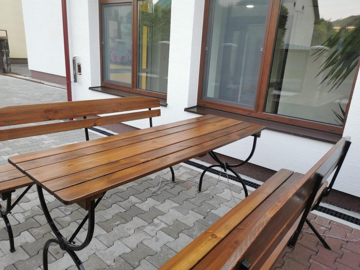 Comenius Apartments - Apartmány na rohu Svidnik Exterior foto