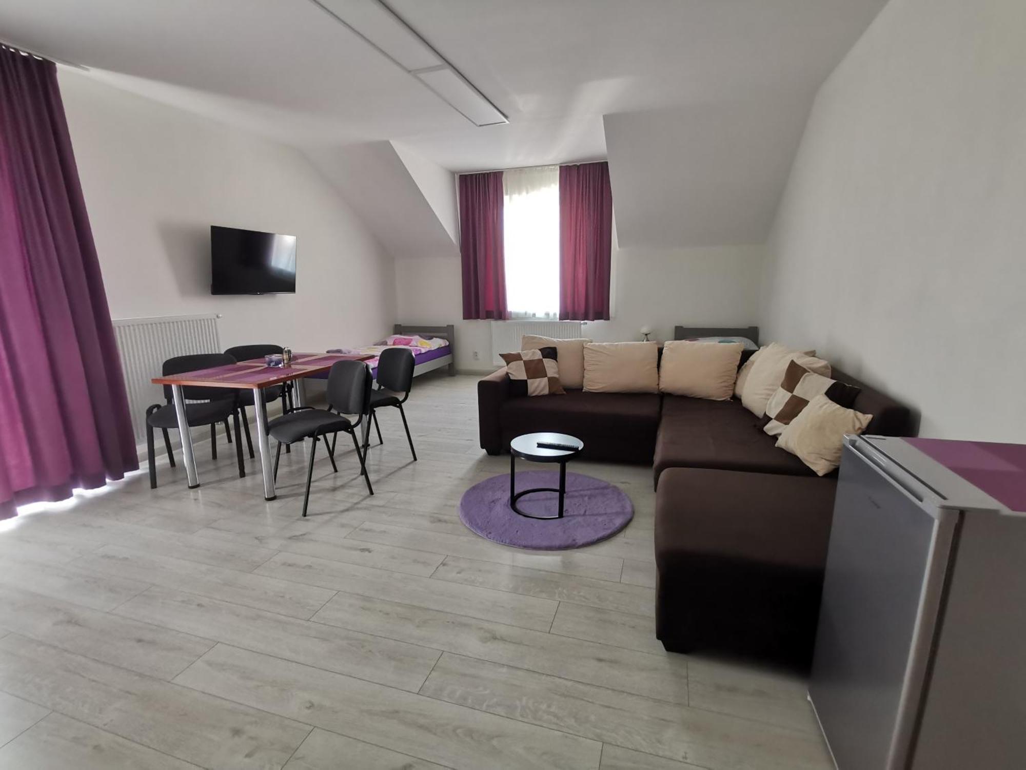 Comenius Apartments - Apartmány na rohu Svidnik Exterior foto