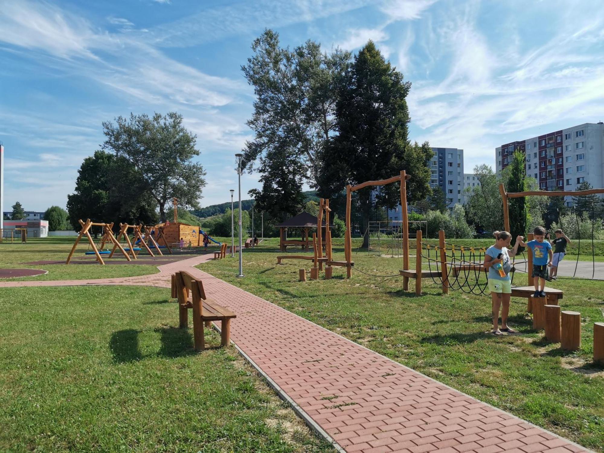 Comenius Apartments - Apartmány na rohu Svidnik Exterior foto