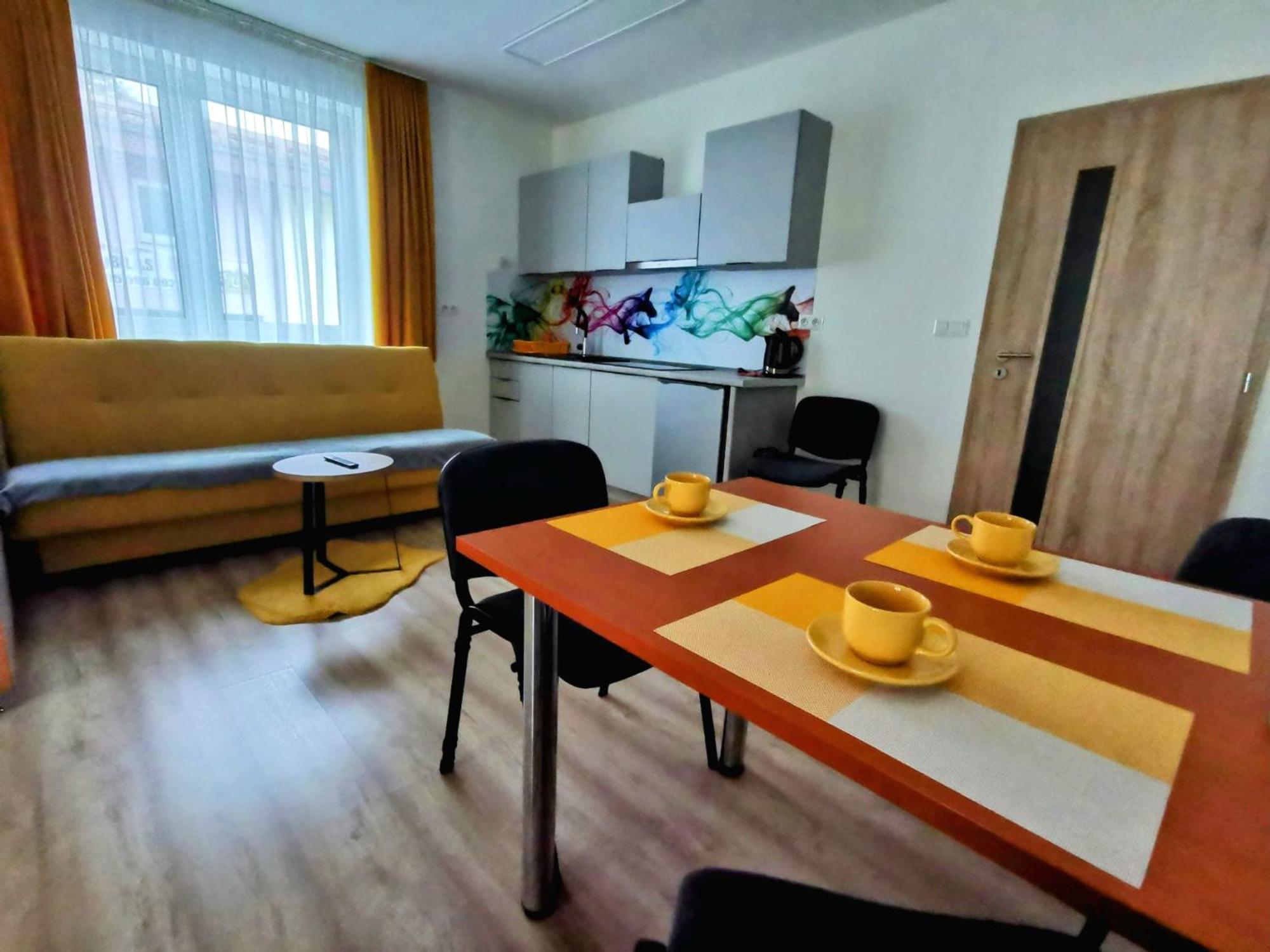 Comenius Apartments - Apartmány na rohu Svidnik Exterior foto